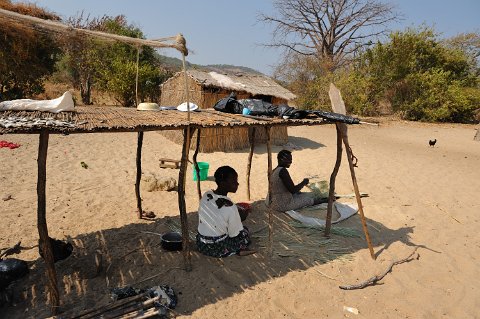 _781000-F2010___12084 Mozambique, près de Cobue