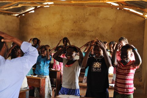 _806000-F2010___12177 Mozambique, près de Cobue, école primaire de Mbueca, dans les classes
