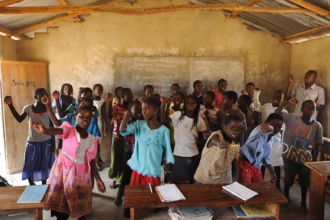 _809000-F2010___12213 Mozambique, près de Cobue, école primaire de Mbueca, dans les classes
