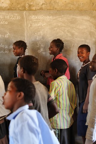 _812000-F2010___12227 Mozambique, près de Cobue, école primaire de Mbueca, dans les classes