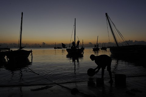 _318000-F2010___8899 Mozambique, Mocimboa di Praia, le Port au petit matin