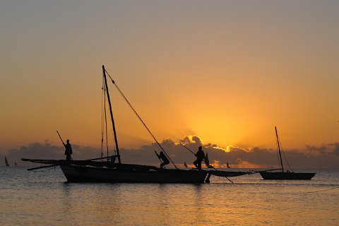 _326000-F2010___8952 Mozambique, Mocimboa di Praia, le Port au petit matin