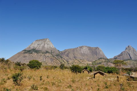 _632000-F2010___10825 Mozambique, train Nampula-Cuemba 360km, 12 heures