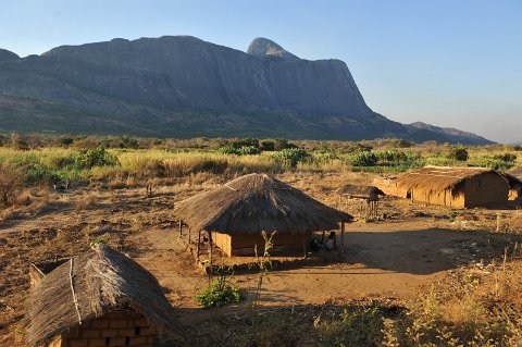 _642000-F2010___10859 Mozambique, train Nampula-Cuemba 360km, 12 heures