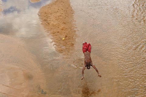 _196000-F2010___8009 Mozambique, pays Makonde, rivière Messalo