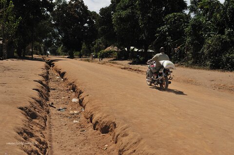 _197500-F2010___8230 Mozambique, pays Makonde, Muidumbe, 5000hab
