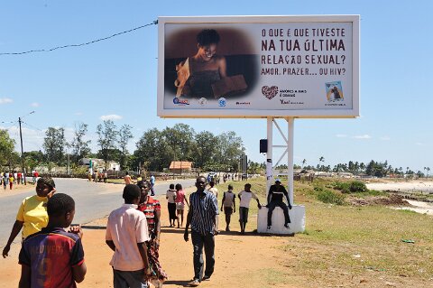 _392000-F2010___9471 Mozambique, Pemba, enfin pris au sérieux: qu'avez vous eu lors de votre dernier rapport sexuel: amour, plaisir ou VIH?