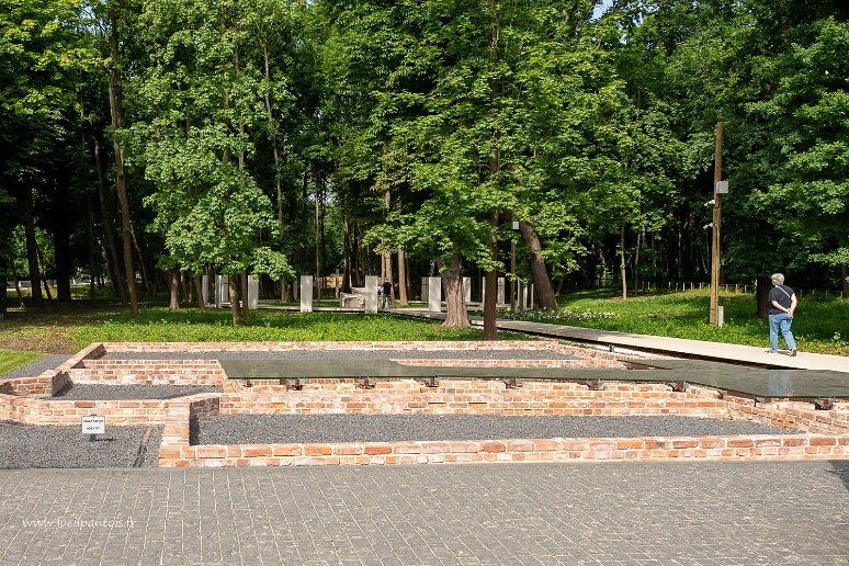 DSC_3454 Westerplate. Depuis 1919, Gdansk était une ville libre sous supervision de la société des Nations et la Pologne disposait du couloir de Dantzig pour accèder à...