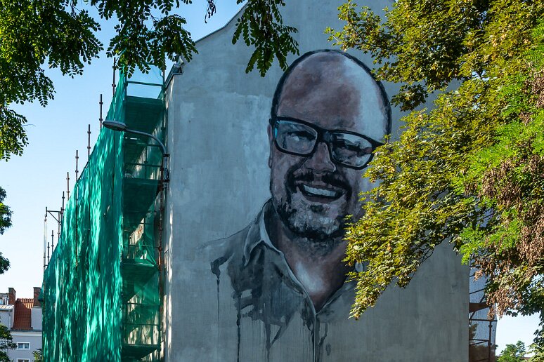 DSC_3217 Portrait de Paweł Adamowicz (1965-2019) Maire de Gdansk (1998-2019), l'un des fondateurs de la plate forme civique (le parti de Donald Tusk).Assassiné en 2019...