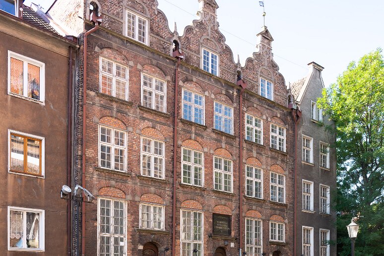 DSC_3222 La maison des prédicateurs (protestants à l'époque), construite entre 1599 et 1602, largement restaurée en 1970, elle contient aujourd'hui le Centre régional de...