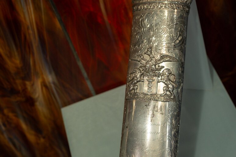 DSC_3670 Porte document en argent forgé gravé ciselé ,1844 destiné à un document accordant la citoyenneté d'honneur de la ville de Gdansk à Joachim Weickhimann