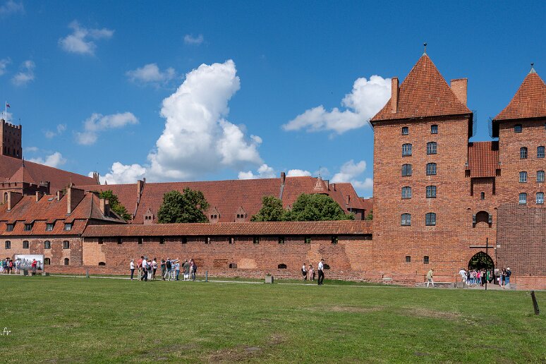DSC_3083 Chateau de Malbork, porte du chateau bas, au niveau de la poste
