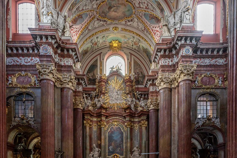 DSC_3948 Basilique Notre Dame du perpétuel secours,Choeur avec le maitre autel de Pompeo Ferrari (1660-1736)