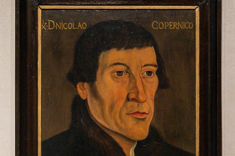 DSC_3799 Maison de Nicolas Copernic,portrait de Nicolas Copernic (1473-1543), par Nora Zinck (1904-1978)