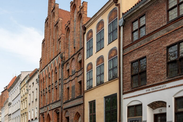 DSC_3830 Maison de Nicolas Copernic, immeuble du XVe s, initalement grenier à grain, sans doute maison natale de Copernic en 1473.
