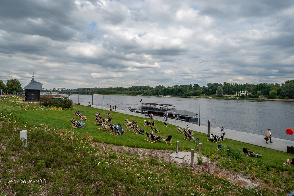 Torun Torun est une ville active de 200 000 hab, fondée vers 1230 par les chevaliers teutoniques, célèbre pour être la ville...
