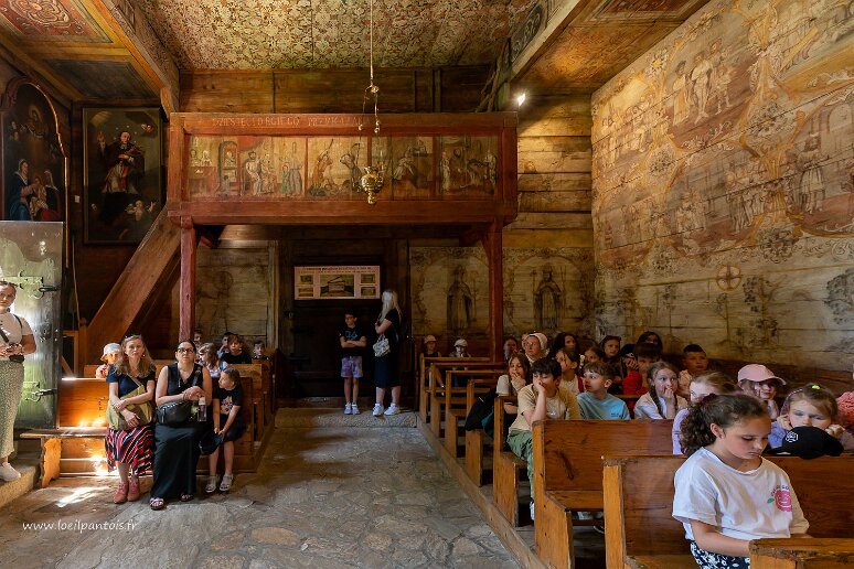 DSC_1519 Eglise St Léonard (XVe s, classée UNESCO) à Lipnica Murowana, vue sur la tribune qui rappelle les 10 commandements