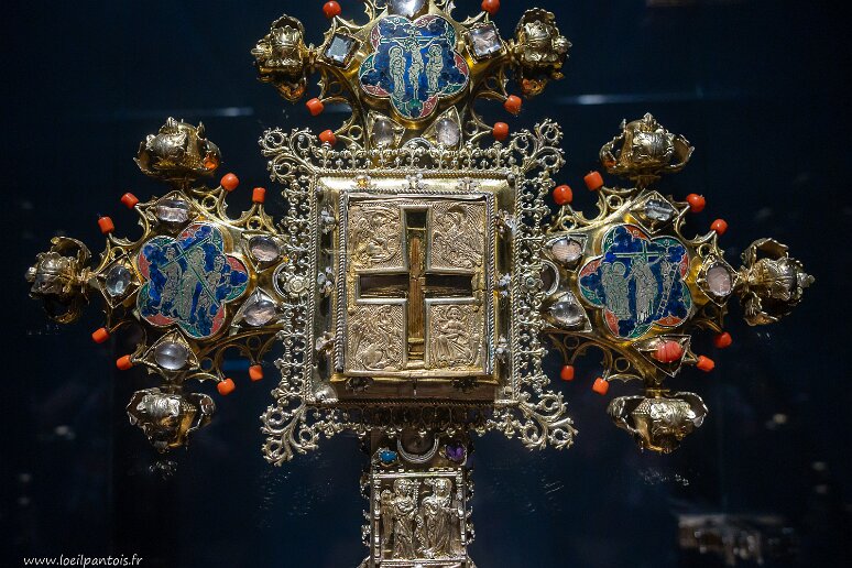 DSC_1946 Partie supérieure d'un reliquaire avec un fragment de la relique de la 