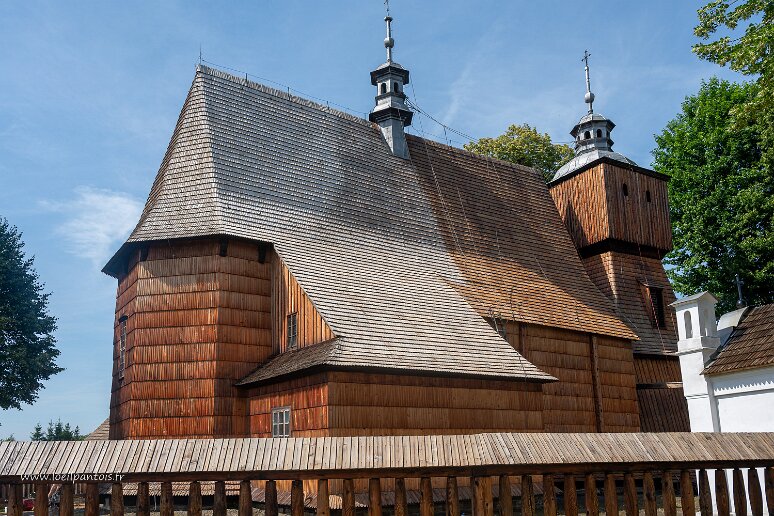 DSC_1756 Eglise de tous les saints, Blizne. XVe s. classée au patrimoine de l'Unesco, en cours de forte restauration.