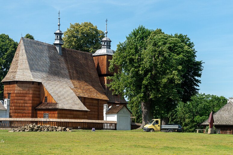DSC_1760 Eglise de tous les saints, Blizne. XVe s. classée au patrimoine de l'Unesco, en cours de forte restauration.