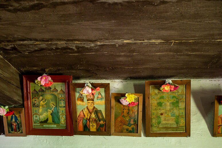 DSC_1604 Musée d'architecture populaire de Sanok, bâtiment double usage: icones domestiques agricole et habitation, 1861