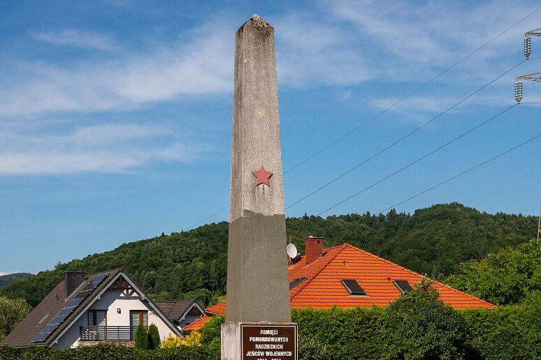 DSC_1717 Cimetière des prisonniers de guerre soviétiques assassinés par les Allemands entre 1941 et 1944 sur le site de l'ancien camp de prisonniers de guerre d'Olchowce