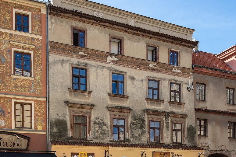 DSC_2012 Rynek 5, bâtiment du XVIe s appartenant avant la guerre à des familles juives logeant principalement des locataires juifs