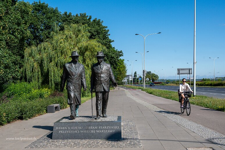DSC_2468 Quais de la Vistule, statues de Julian.S.Kulski (maire de Varsovie durant la 2e guerre mondiale avec l'assentiment du gouvernement en exil et de la resistance...