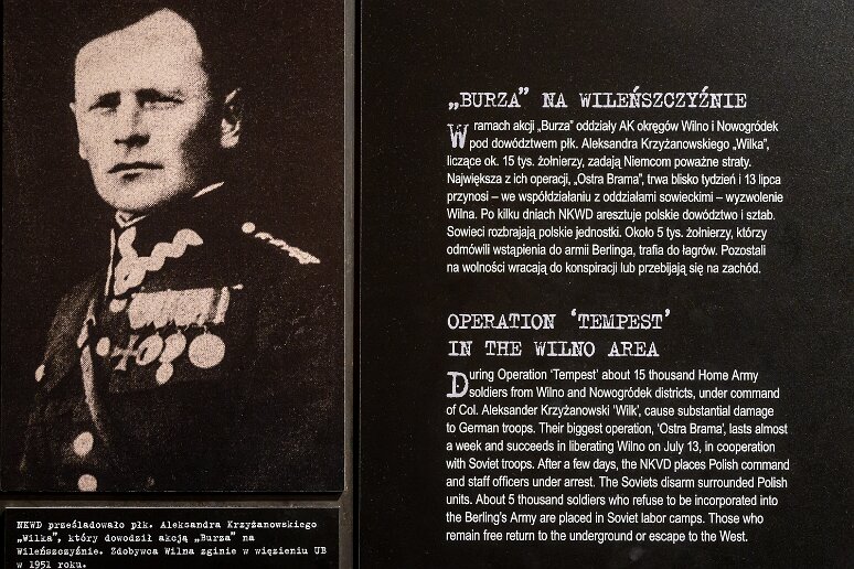 DSC_2351 Musée de l'insurrection de Varsovie, Staline ne voulait pas d'une Pologne non communiste indépendante. A chaque fois que des resistants polonais collaboraient à...