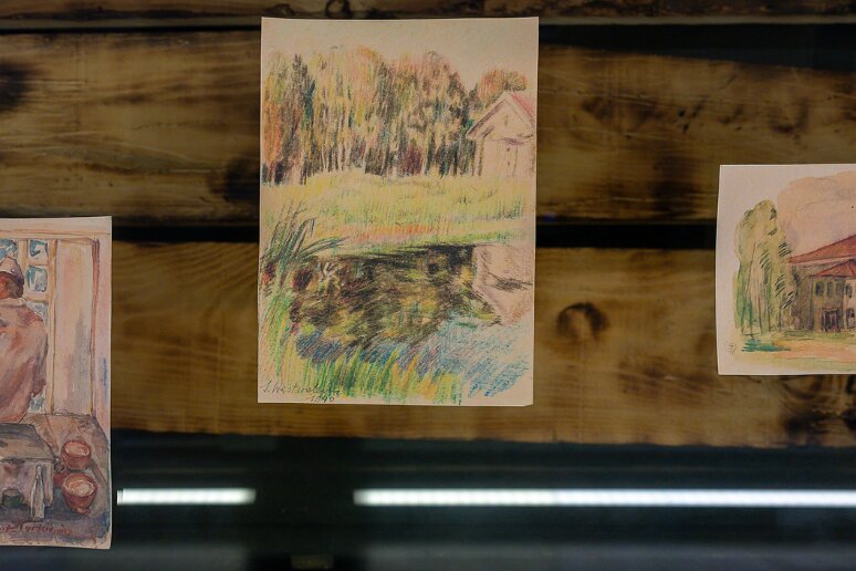 DSC_2310 Musée de Katyn, Dessins de prisonniers du camp de Gryazovwets recueillis par un survivant