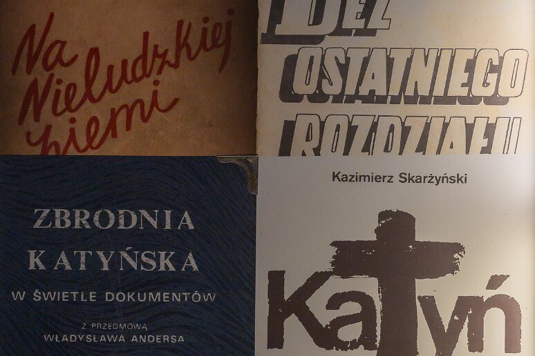 DSC_2315 Musée de Katyn, La censure de la République populaire de Pologne, sous régime communiste après la guerre, interdit toute allusion et tout ouvrage faisant...