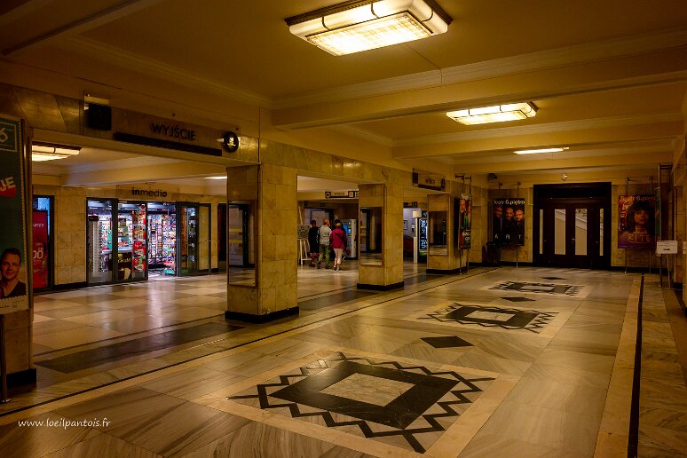 DSC_2791 Pälais de la culture et de la science: hall d'entrée