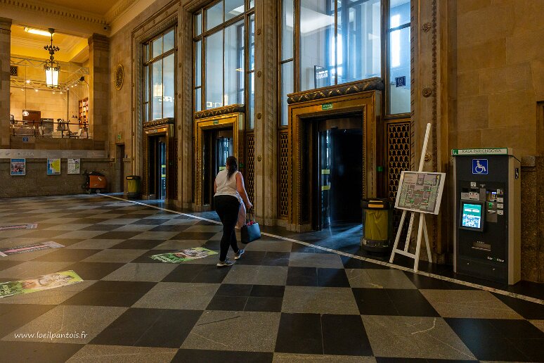 DSC_2793 Pälais de la culture et de la science: hall d'entrée