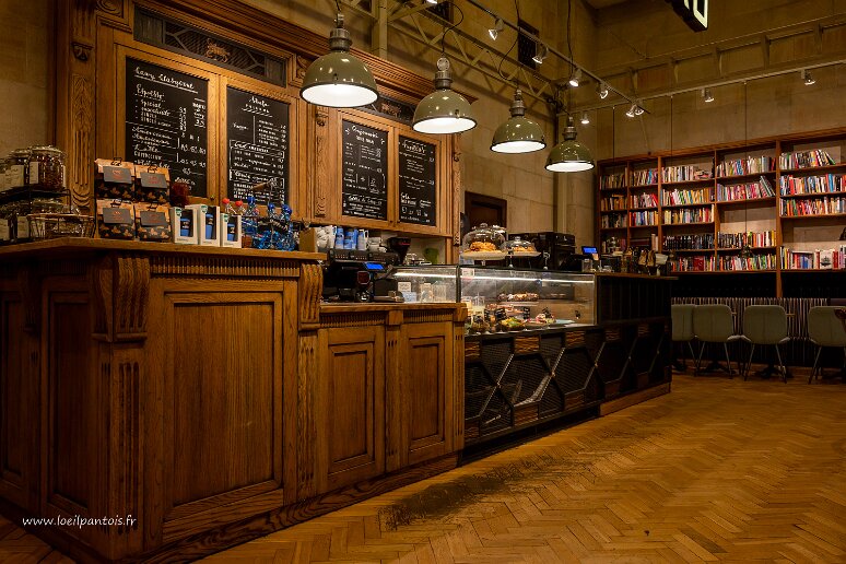 DSC_2796 Pälais de la culture et de la science: café classique