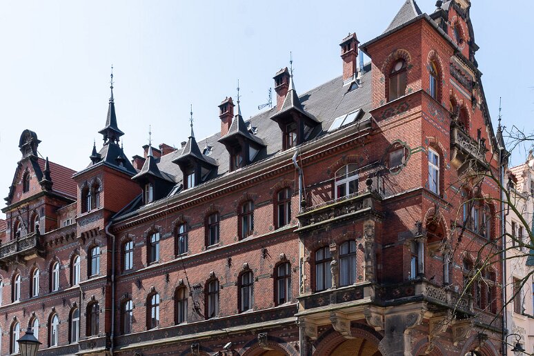 DSC_0118 Legnica, Rynek 1, immeuble abritant la galerie Sztuki