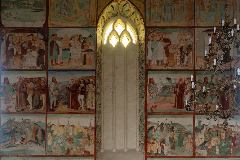 DSC_0719 Eglise Saint Jacques de Malijowice, église du XIIIe s, agrandie et décorée de fresques aux XIV et XVe s, recouvertes de platre au début du XVIe s lors de la...