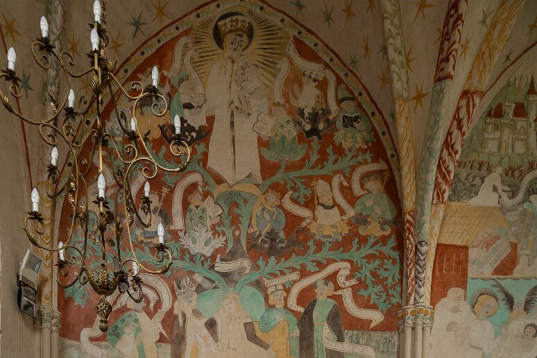 DSC_0720 Eglise Saint Jacques de Malijowice, église du XIIIe s, agrandie et décorée de fresques aux XIV et XVe s, recouvertes de plâtre au début du XVIe s lors de la...