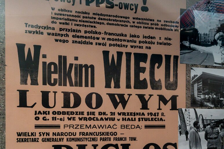DSC_0619 Affiche de 1947, grand rassemblement célébrant le rôle de l'amitié franco-polonaise dans le futur de la paix mondiale, en présence du camarade J Duclos...