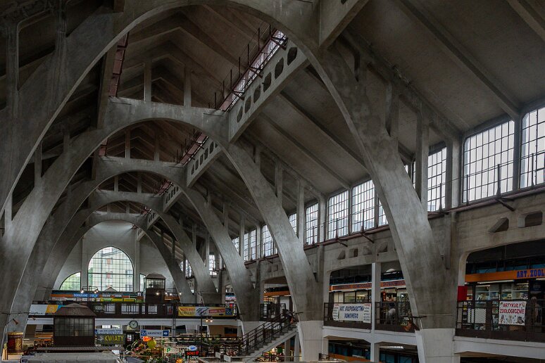DSC_0276 Hala Targowa: vue d'ensemble du RDC et de la structure béton armé