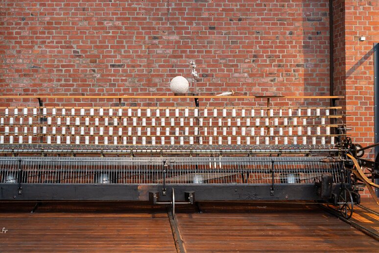 Passage par Chemnitz Musée de l'industrie de Chemnitz, La plus ancienne pièce du musée fabriquée vers 1830 à Guebwiller (France) est une machine à filer à 152 broches, utilisée par...