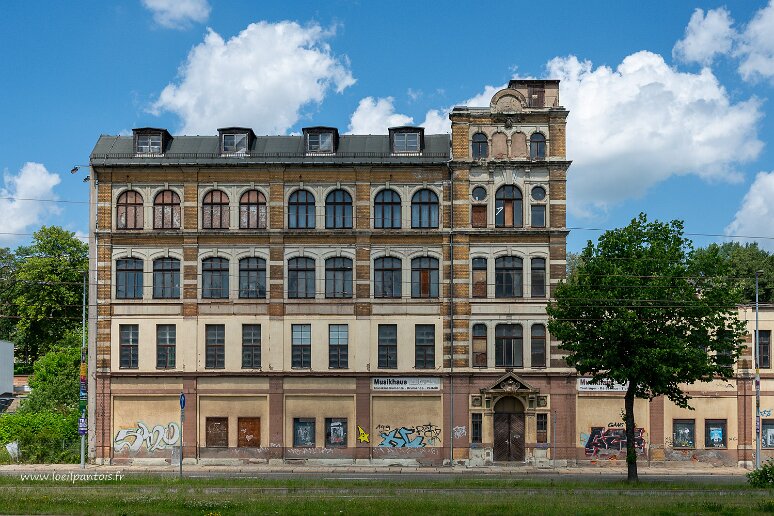 Passage par Chemnitz Bâtiment industriel de l'ancienne usine textile juive Seidler et Schreiber construite vers 1900, 62 Zwickauerstrasse. Suite aux difficultés de la 1ère guerre...