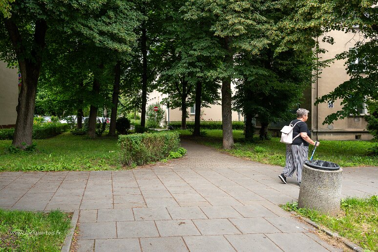 DSC_1124 Nova Huta, avec ses vastes espaces verts et ses larges avenues, le quartier est aujourd'hui recherché