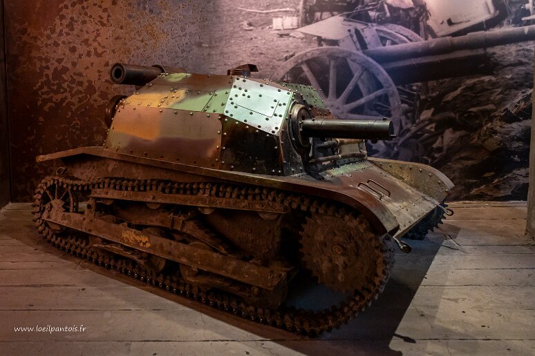 DSC_1357 Usine Emalia d'Oskar Schindler, chenillette TKS