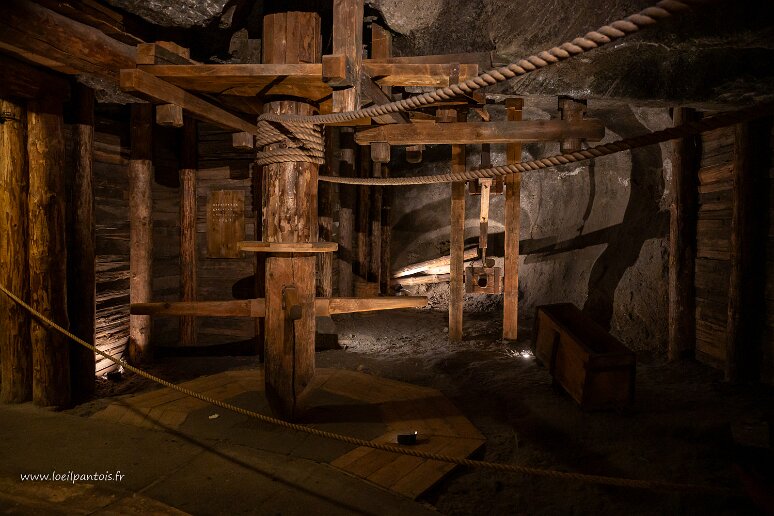 DSC_1375 Mine de sel de Wieliczka, treuil à main pour remonter les blocs