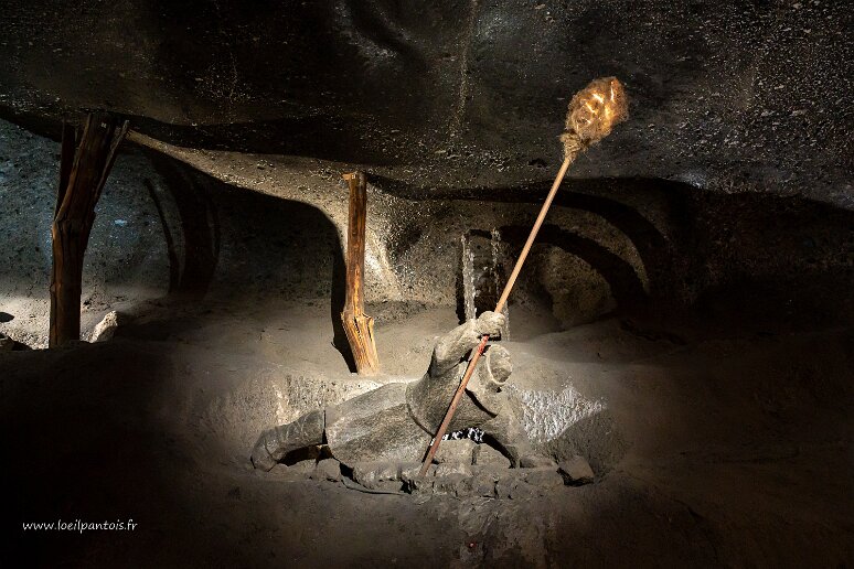 DSC_1383 Mine de sel de Wieliczka, chambre Spalone (avant 1645): des mineurs appelés pénitents à cause de la tenue, cherchaient les infiltrations de méthane pour les...