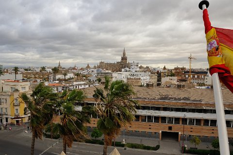 F2012___18556 Seville : vue de la torre del oro