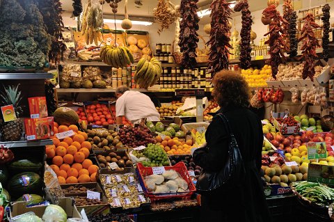 F2012___18596 Seville: mercado de Triana