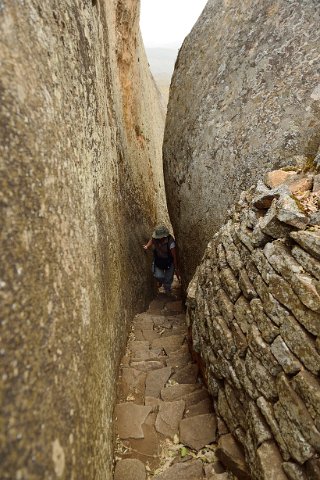 1970F2012___31505 Site du great Zimbabwe, l'escalier d'accès au hill complex