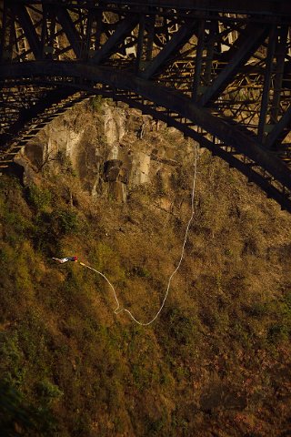 4190F2012___33715 Pont des chutes Victoria, saut à l'élastique