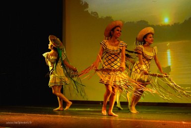 F2016___09287 Sucre, Espacio Cultural Origenes, estampa camba, autrement dit empreinte Camba, danse évoquant le peuple camba de la partie tropicale de la Bolivie.